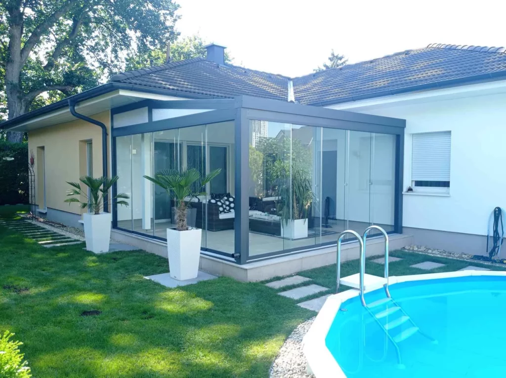 Sommergarten mit Polycarbonat HEATSTOP mit Glasschiebewänden /Poolhaus - ARREA