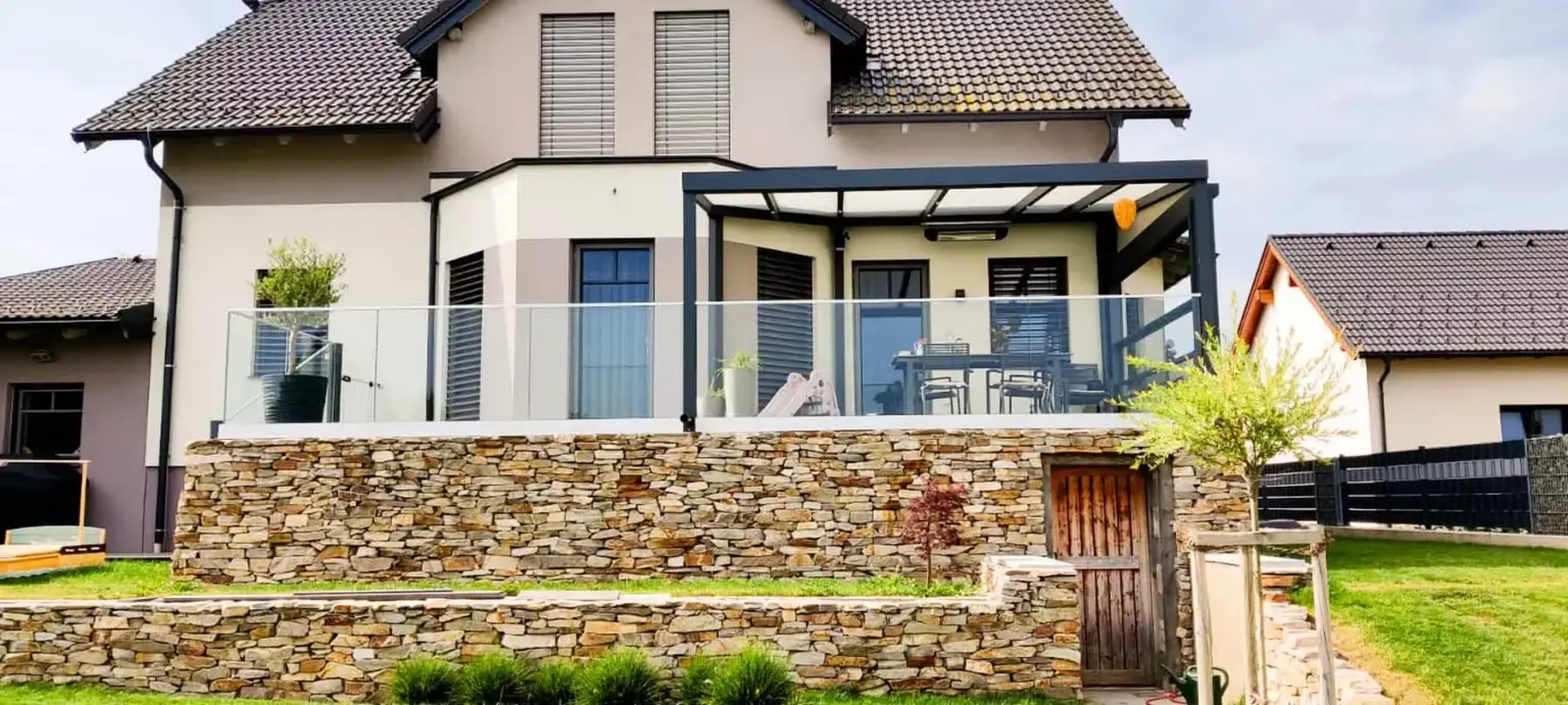 Terrassenüberdachung Aluminium Polycarbonat Heatstop - ARREA Alu-Überdachungen nach Maß
